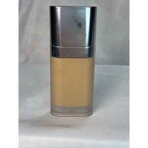 R.E.M Beauty Sweetener Foundation Shade Med 2N NWOB 1 fl Oz